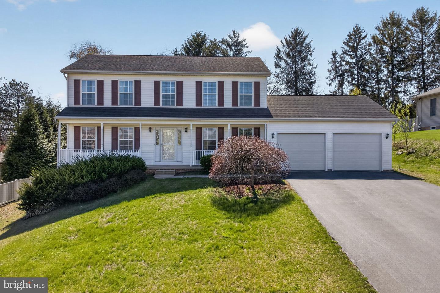 212 Sunset Circle, Red Lion