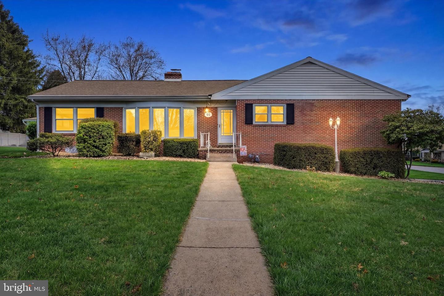 91 Lynbrook Drive S, York