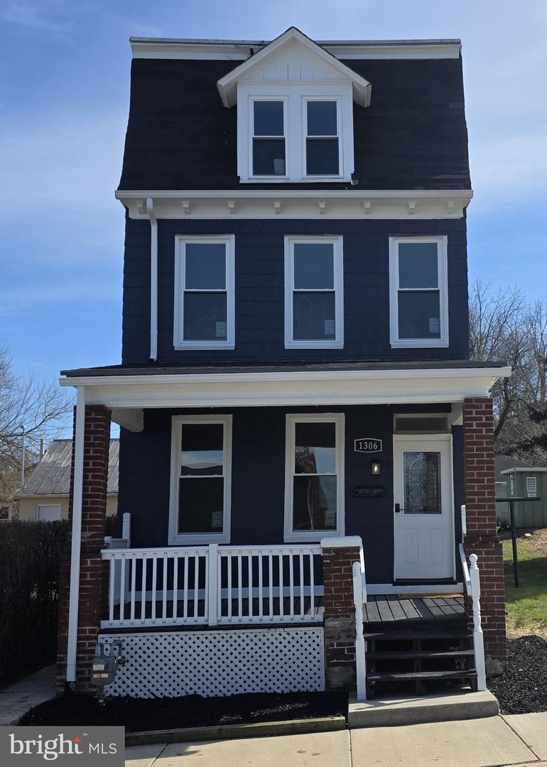 1306 W Poplar Street, York
