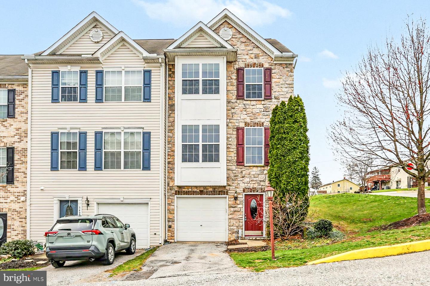 353 W Chestnut Street #16, Dallastown