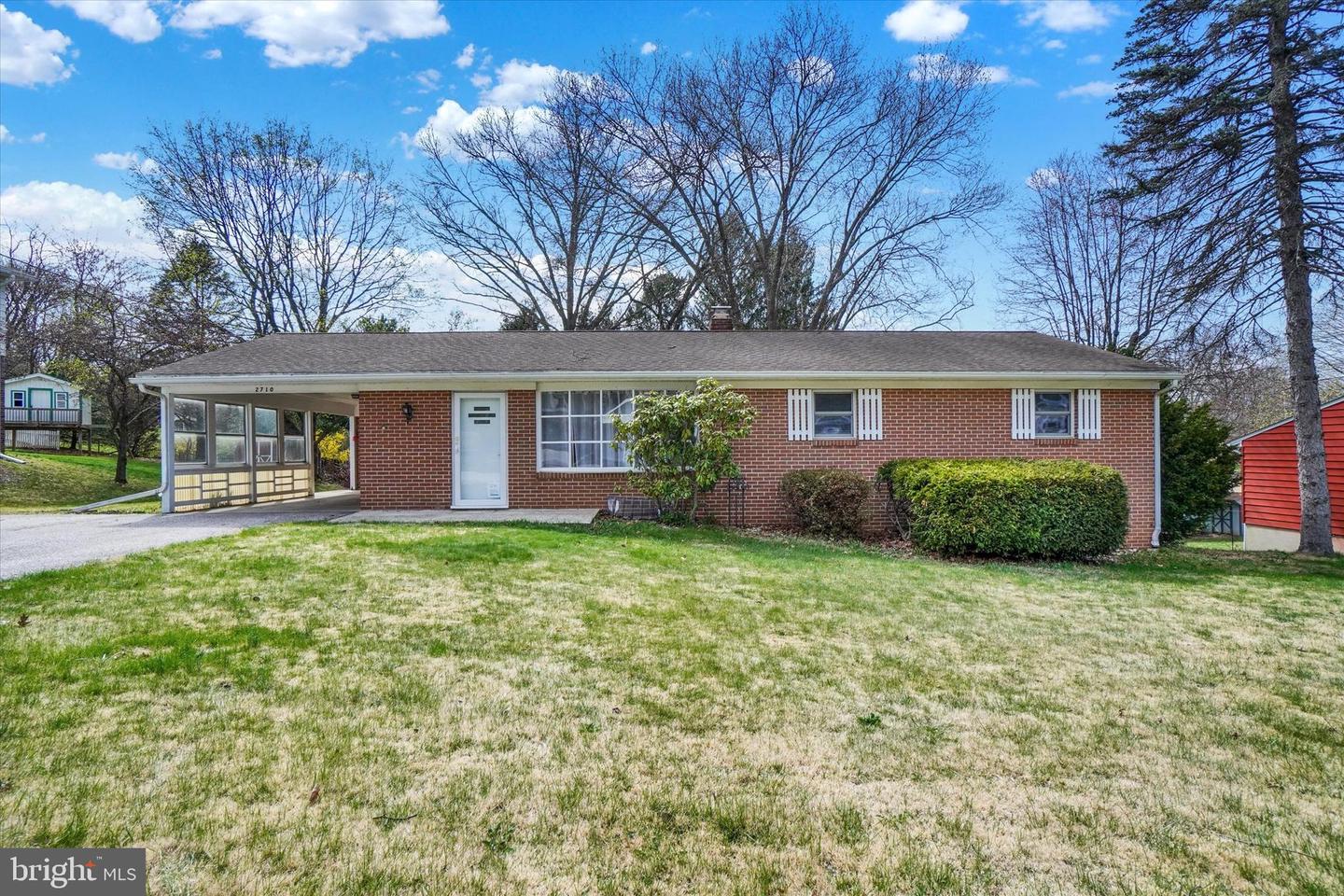 2710 Whitney Drive, York