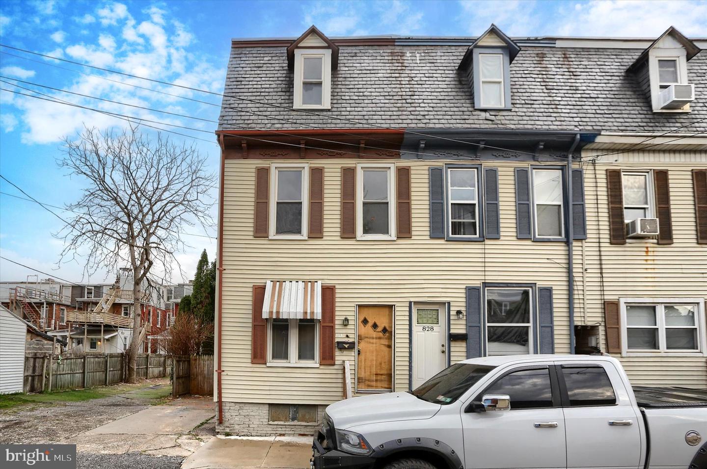 826 Fern Place, York