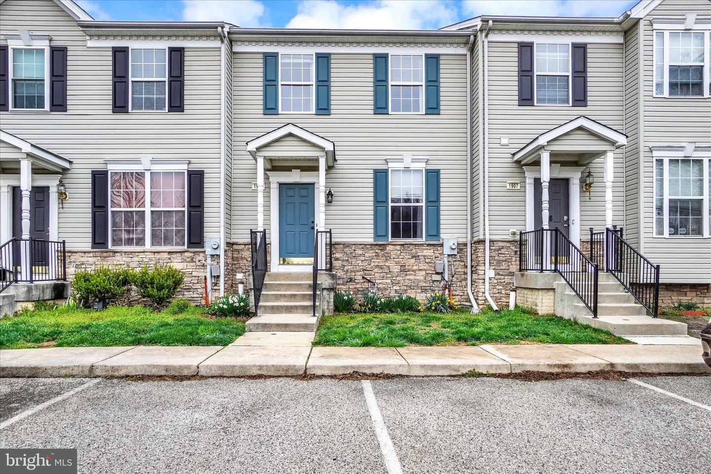 1905 Jamestown Lane, York