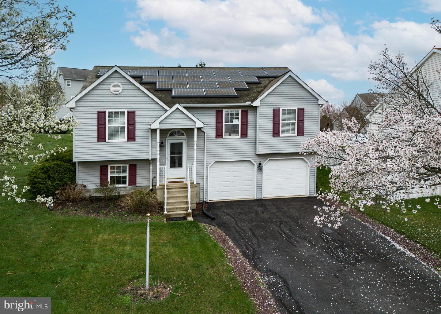 606 Butterfly Circle, Dallastown