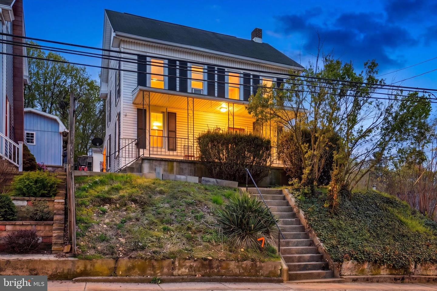 7 E Main Street, Windsor