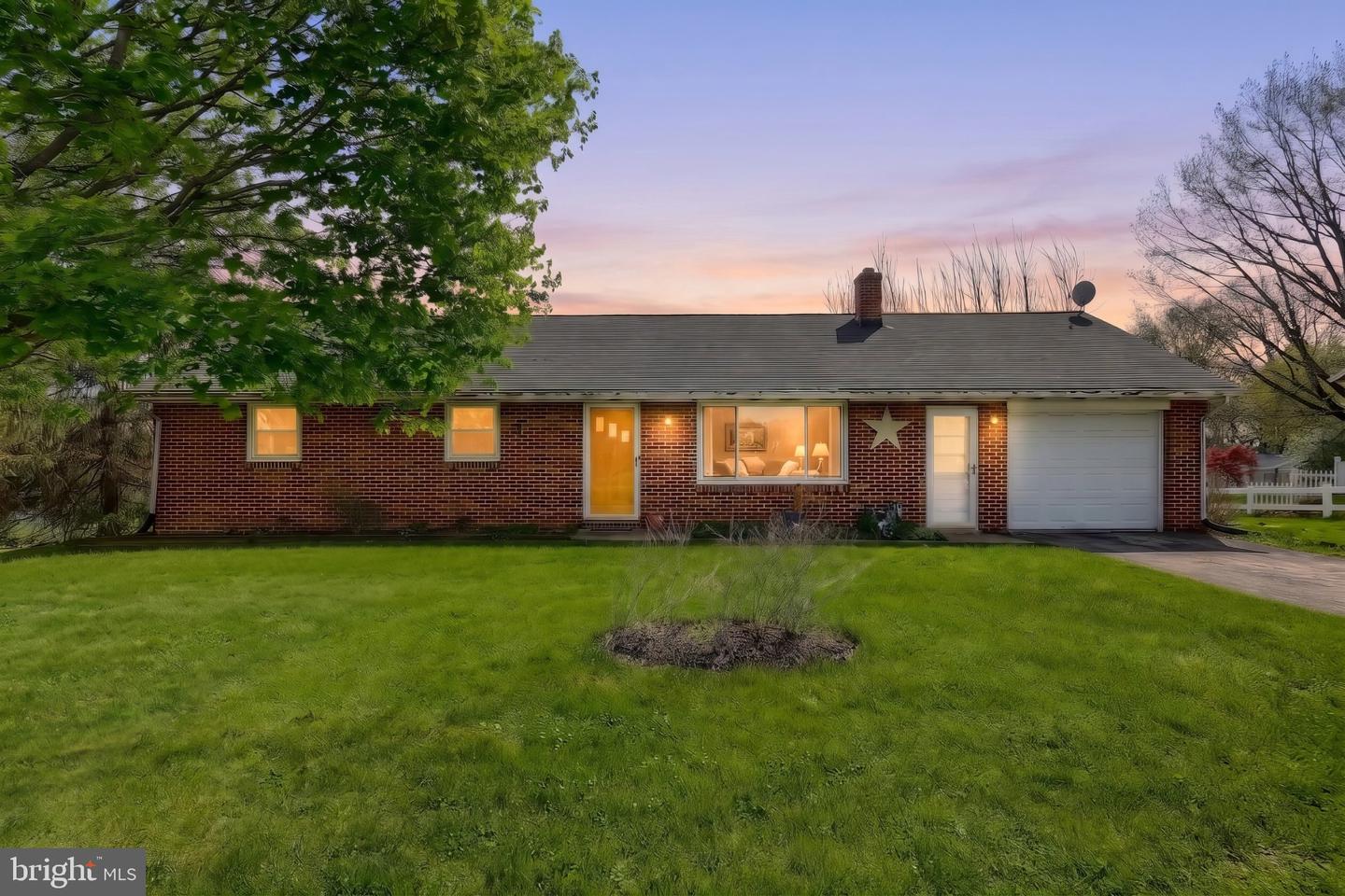 860 Witmer Road, York
