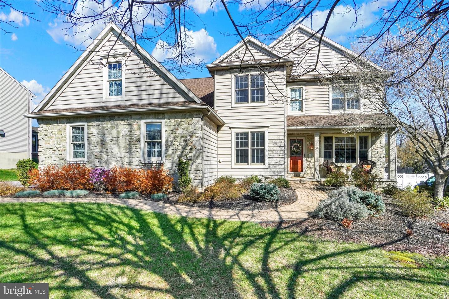934 Castle Pond Drive, York