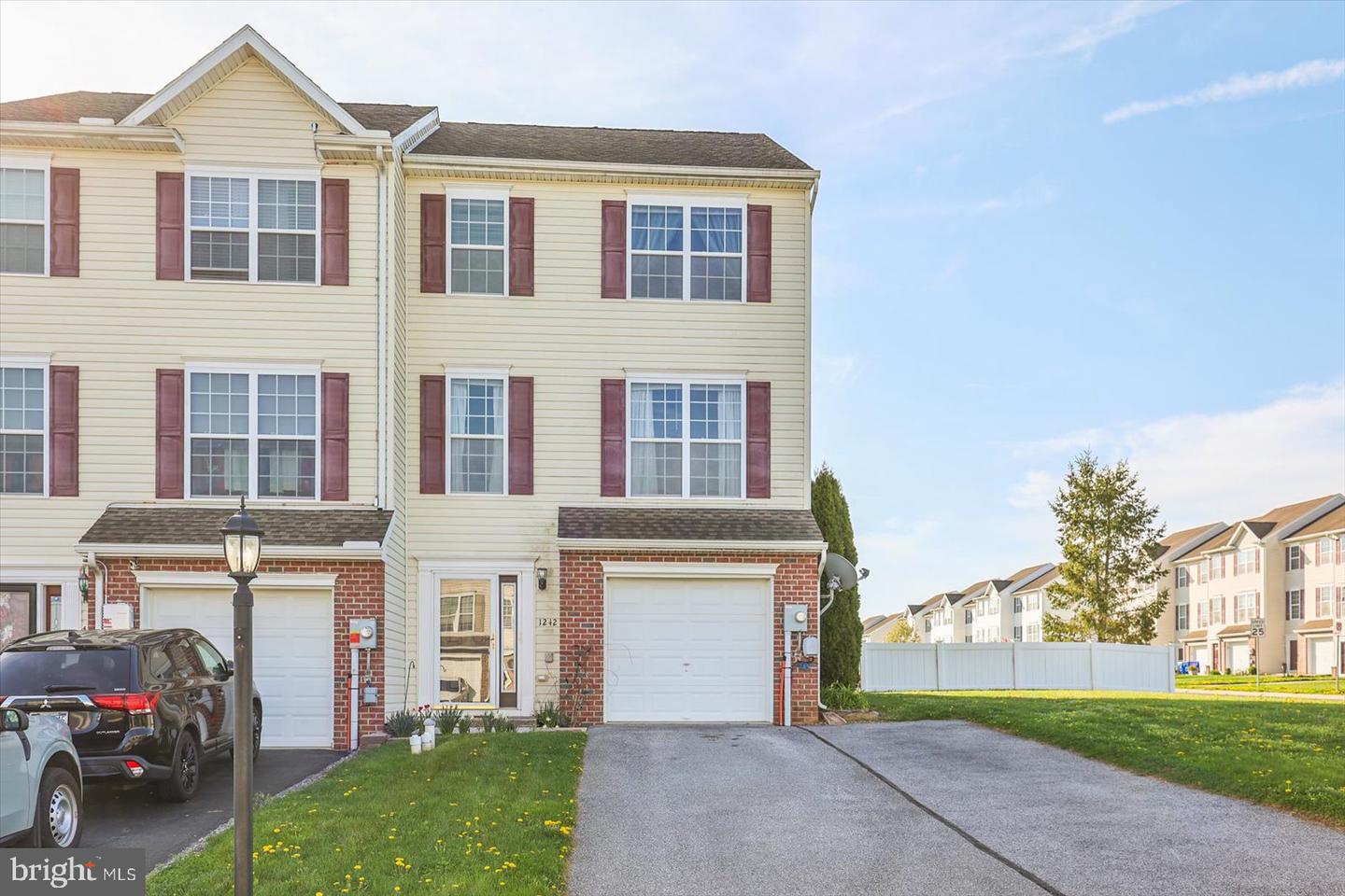 1242 Ledge Drive, York