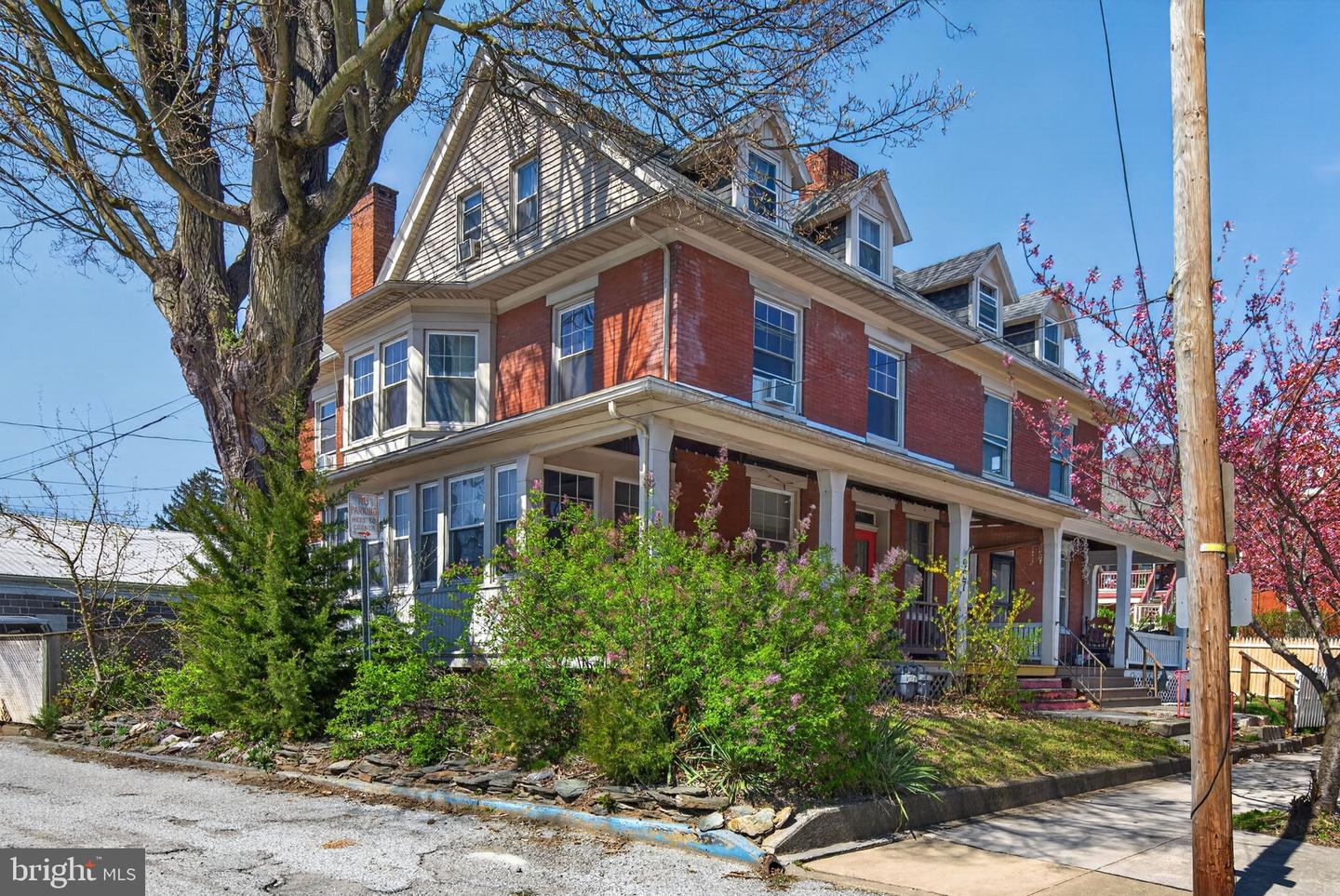 927 Linden Avenue, York
