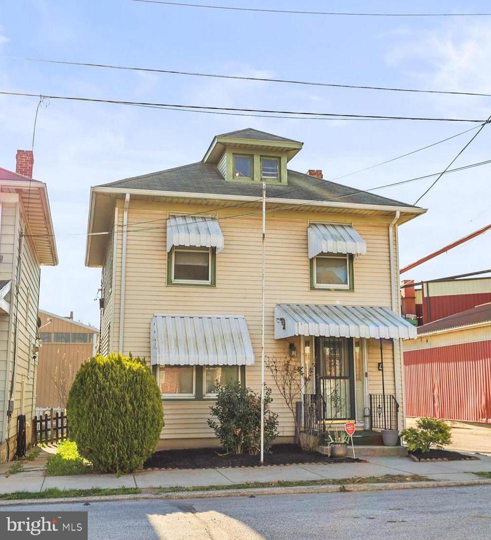 4 S Penn Street