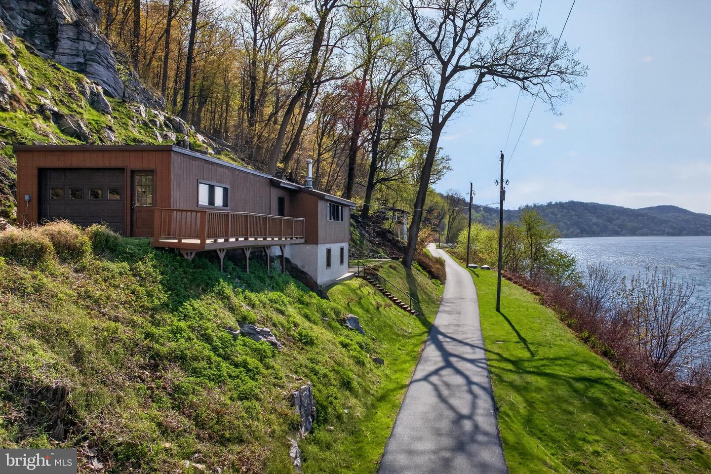 6710 River Drive, York
