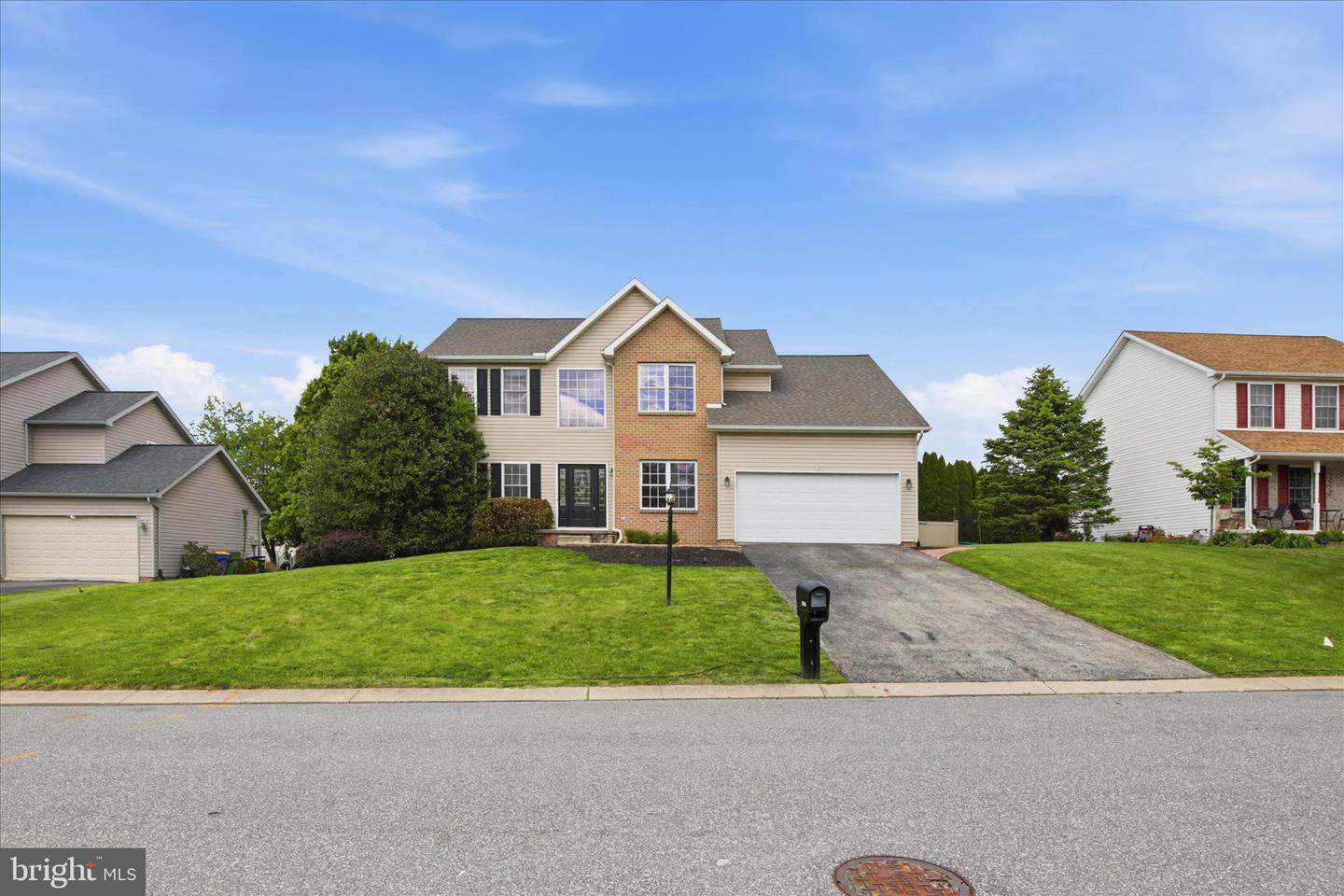 2166 Lucy Lane, York