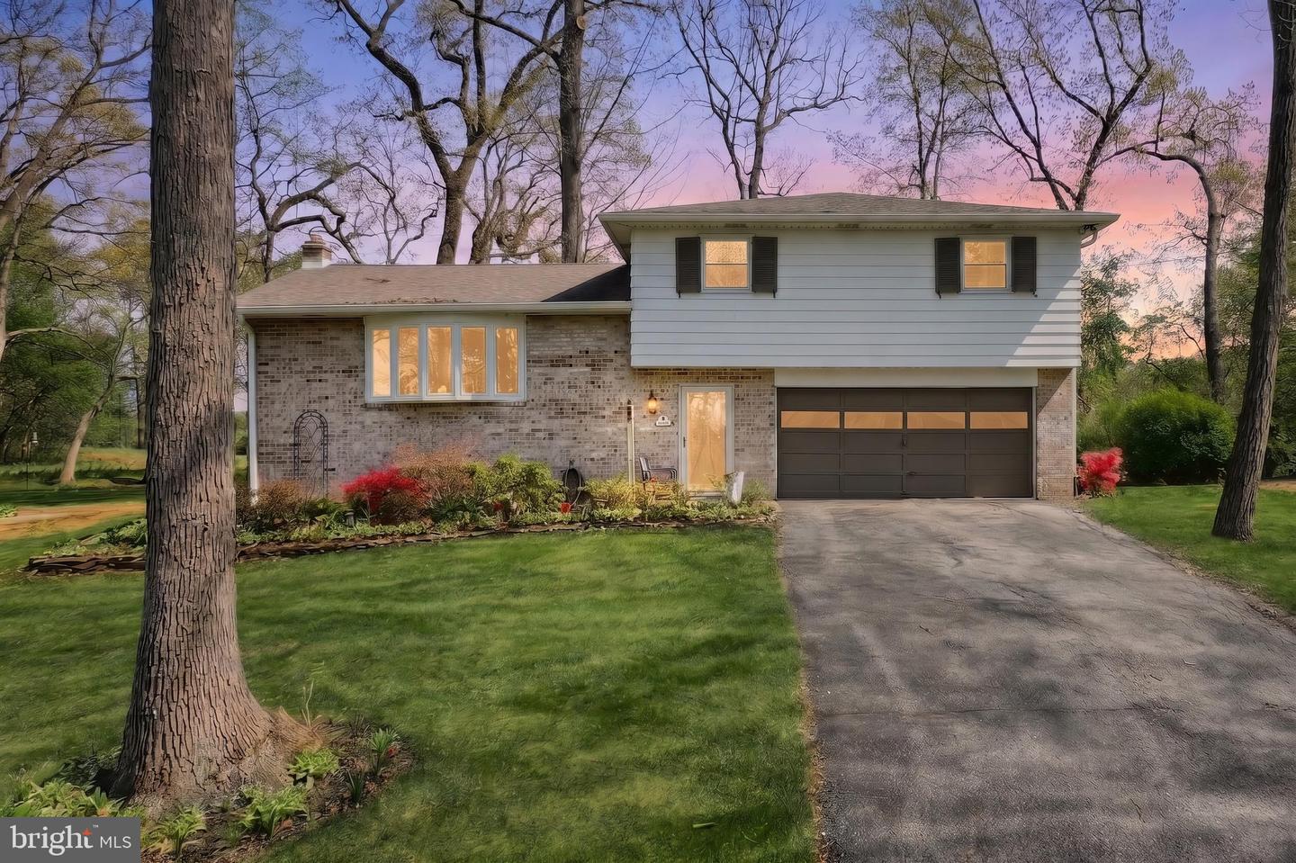320 Holyoke Drive, York