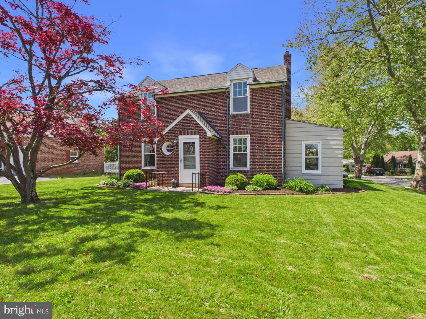 2301 Sunset Lane, York