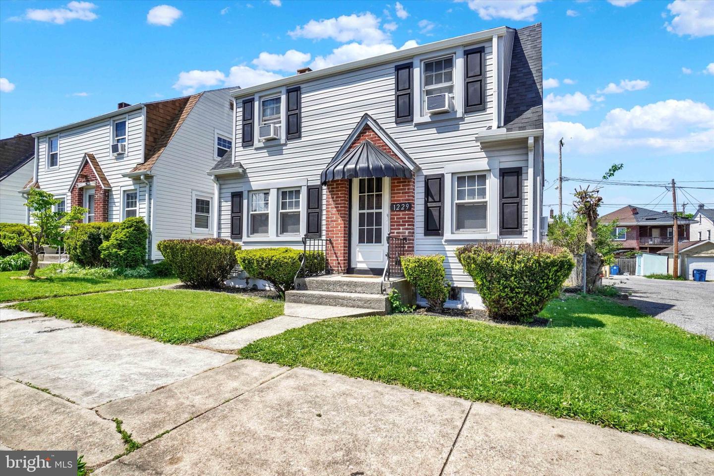 1229 W Poplar Street, York