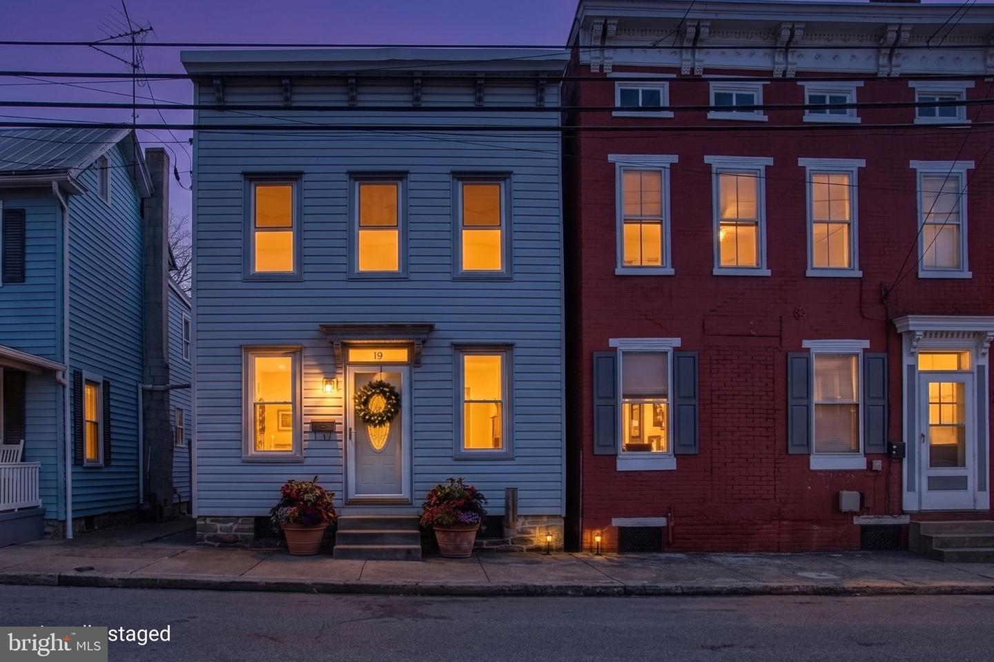 19 W Harrisburg Street, Dillsburg