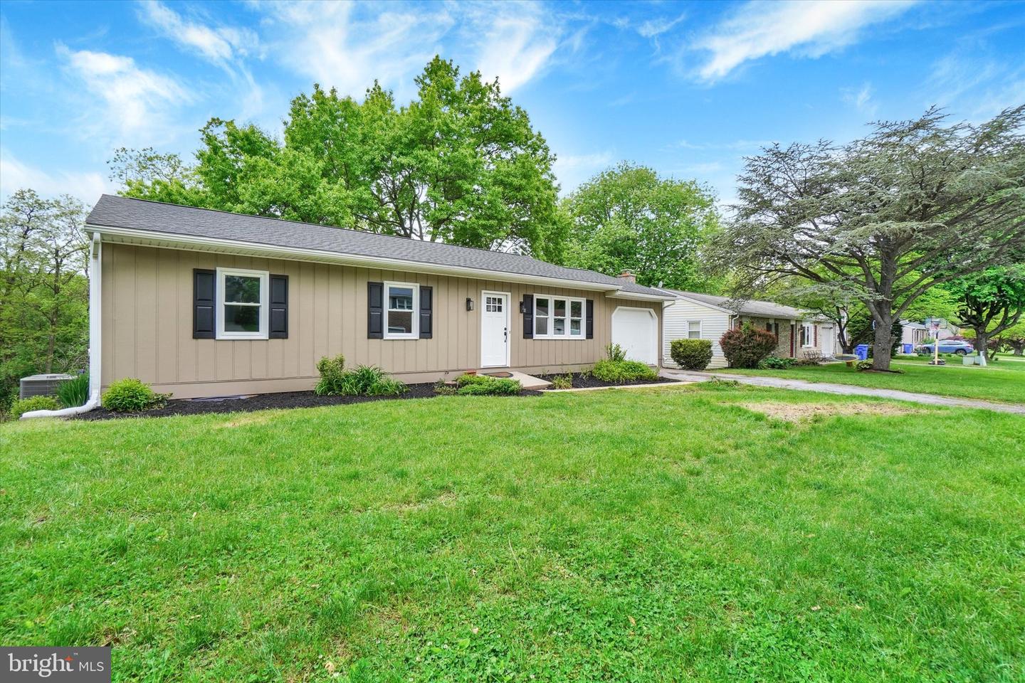 521 Benyou Lane, New Cumberland