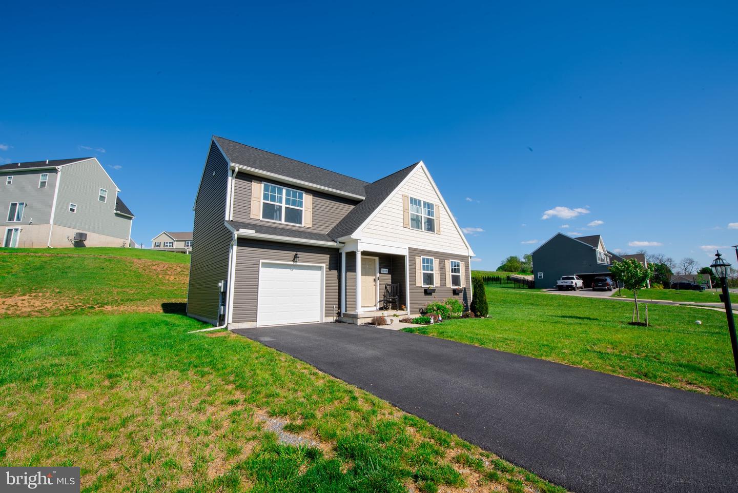 1090 Alder Court, York