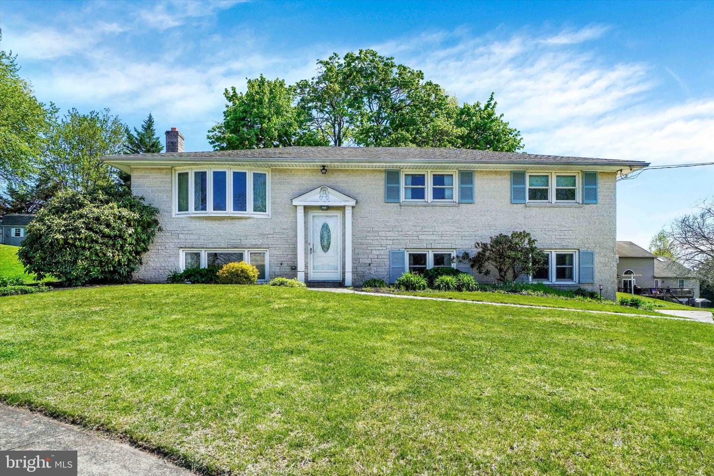 2020 Lycan Drive, York