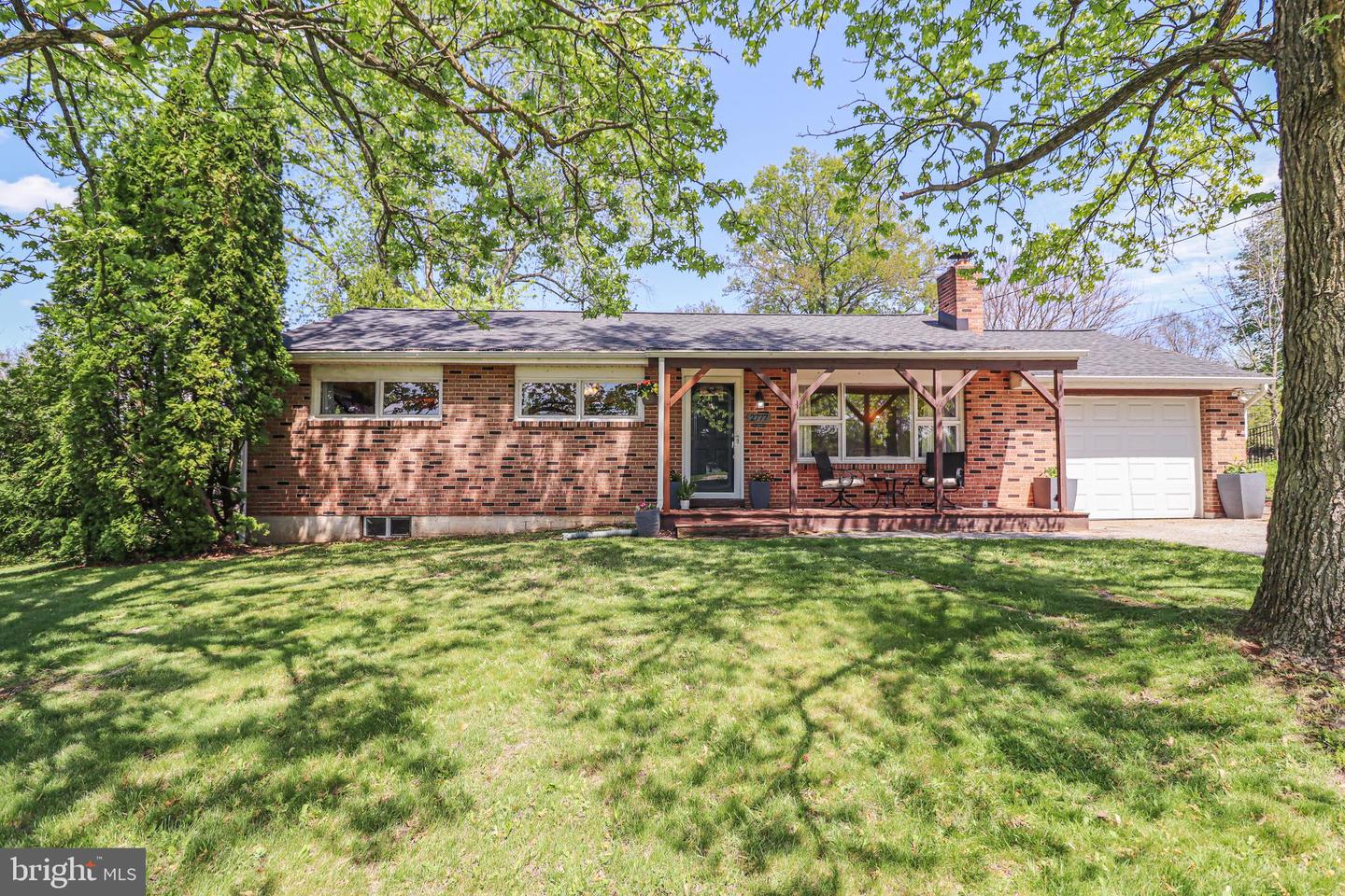 2777 Roosevelt Avenue, York