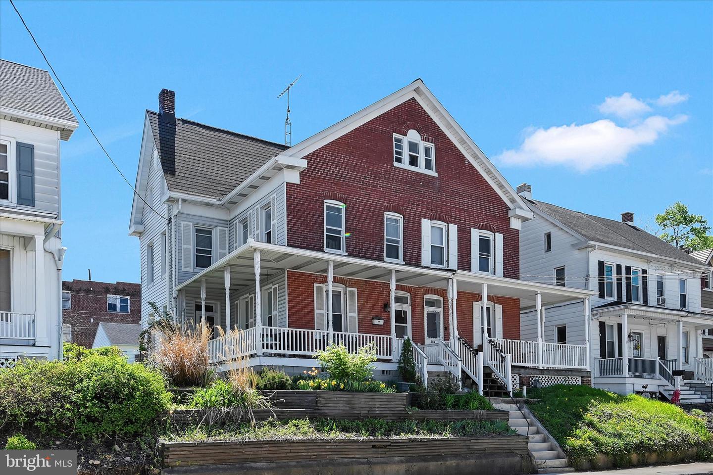548 W Broadway