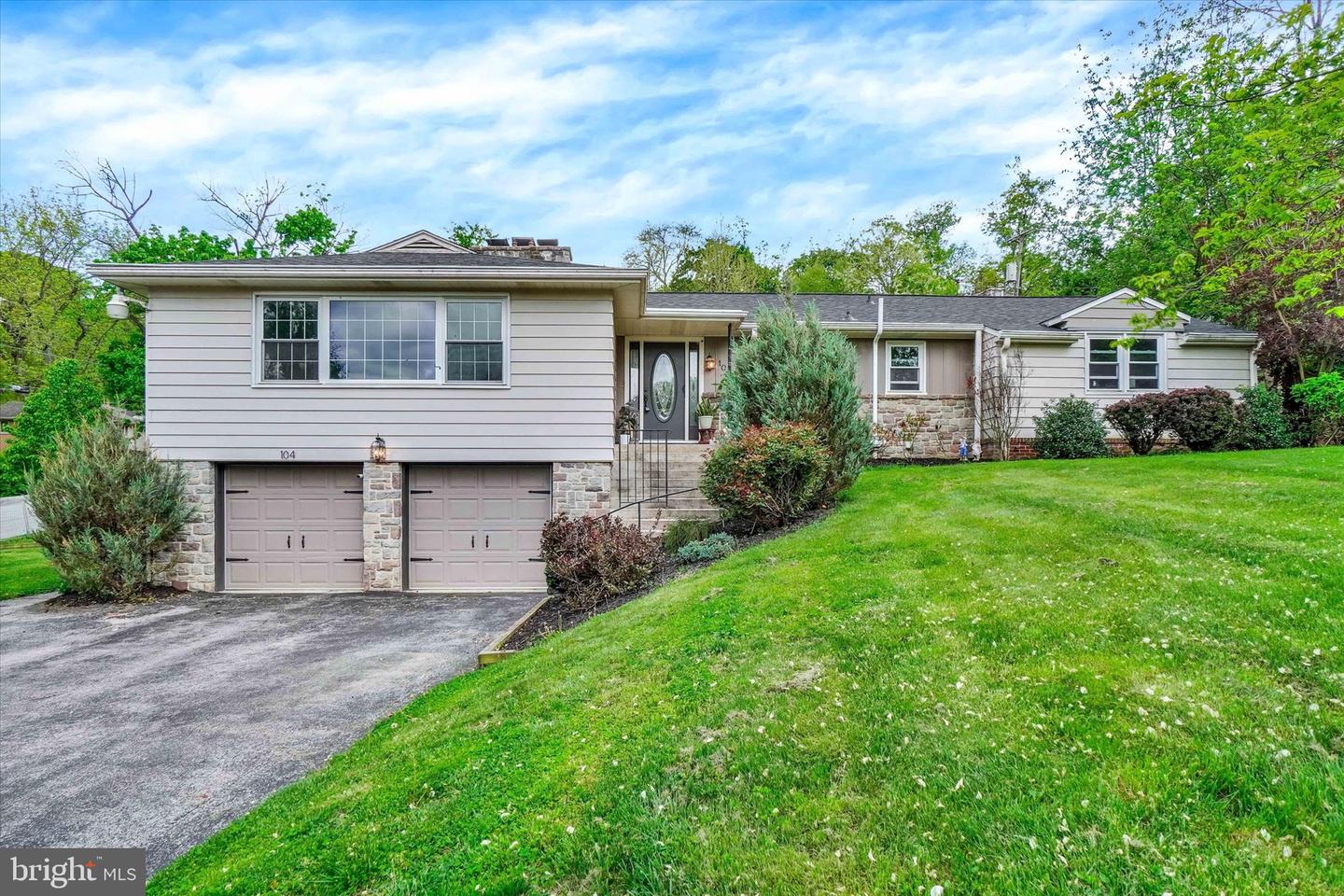 104 Woodland Drive, York
