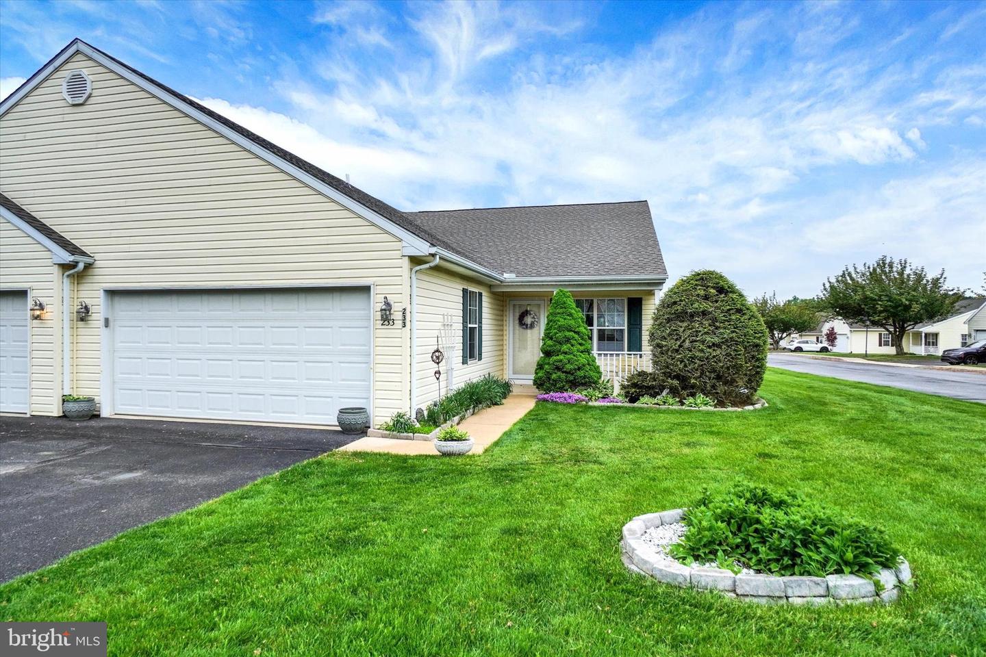 233 Equine Cove, Red Lion