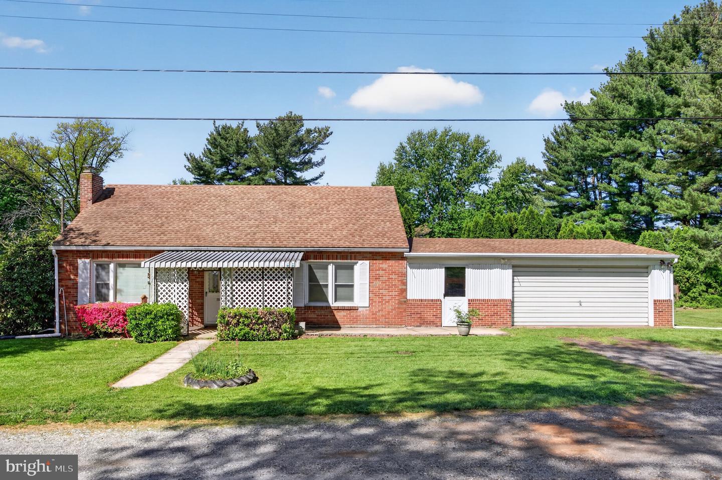 2398 Arlington Street, York