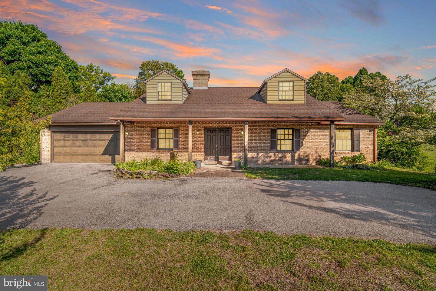 2020 Alcott Road, York