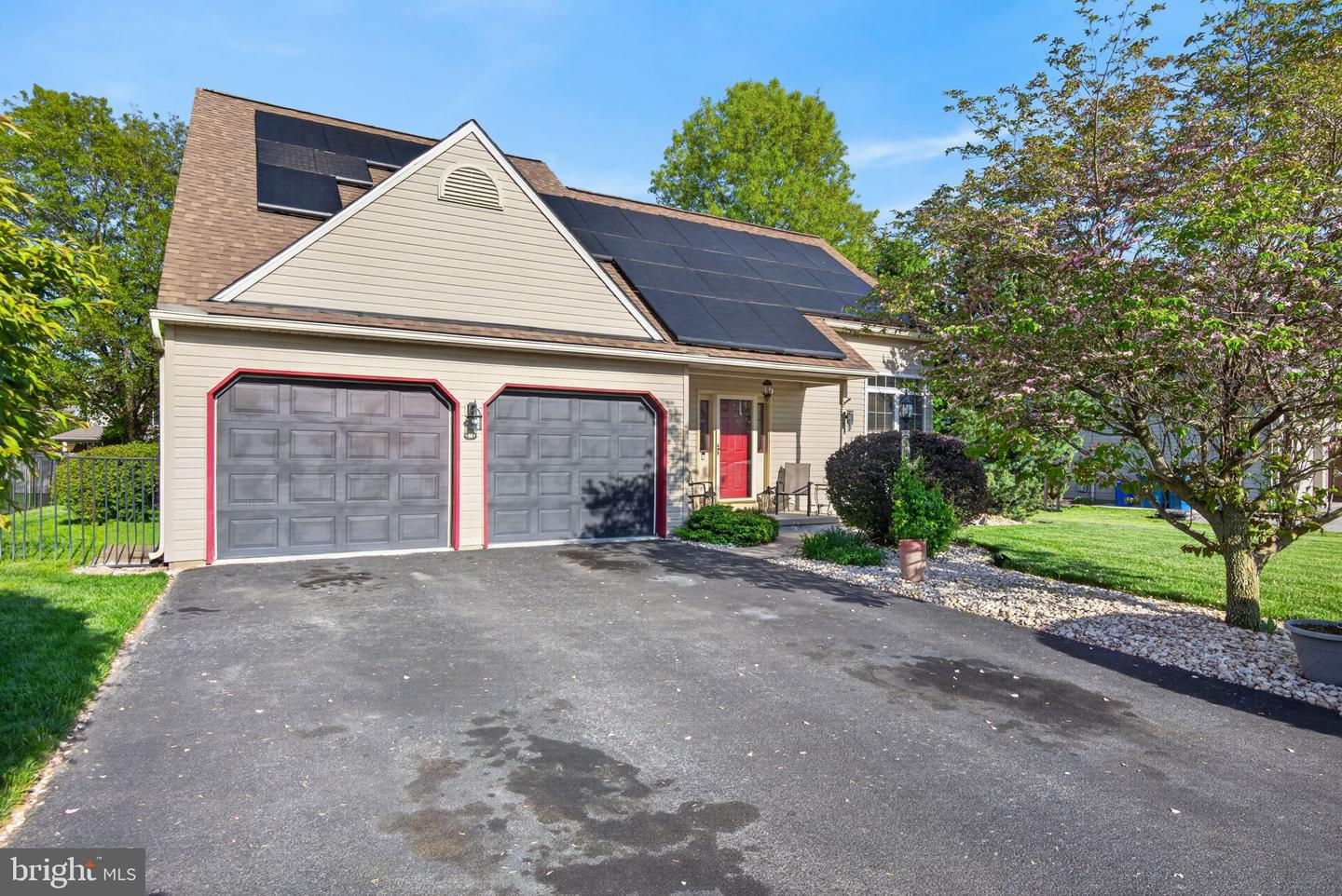 325 Olde Hickory Road, Mount Wolf