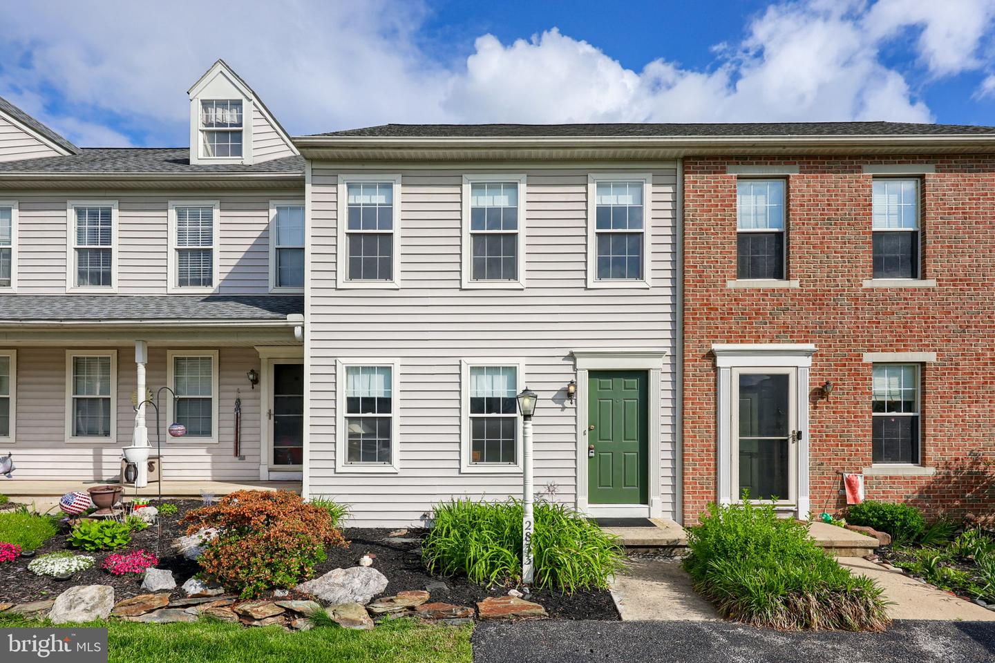 2833 Woodmont Drive, York