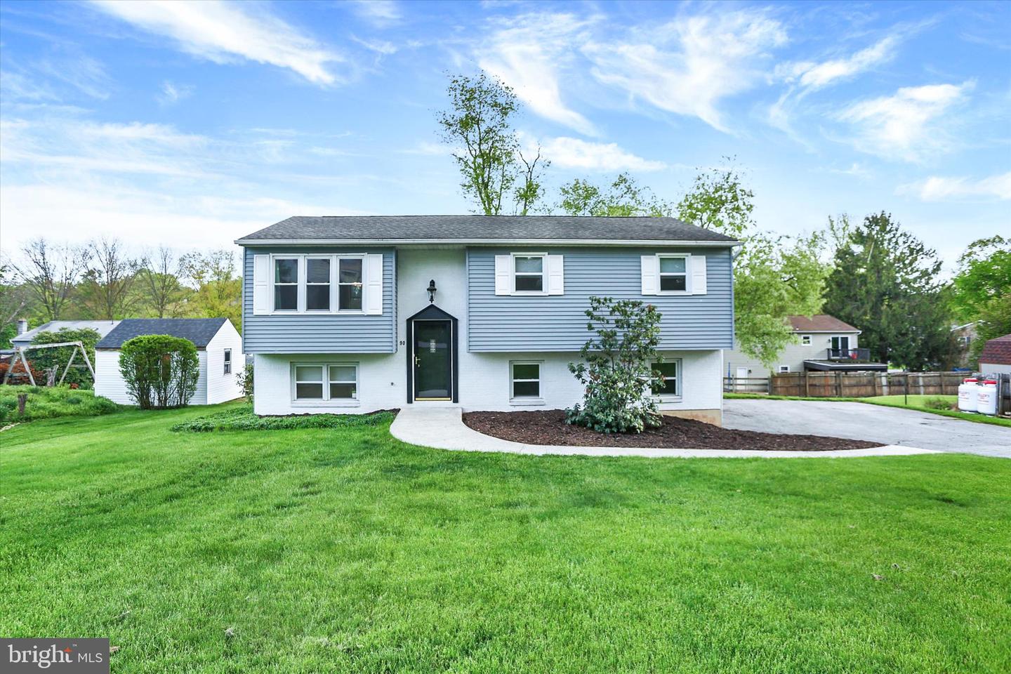 90 Sugar Maple Drive, Etters