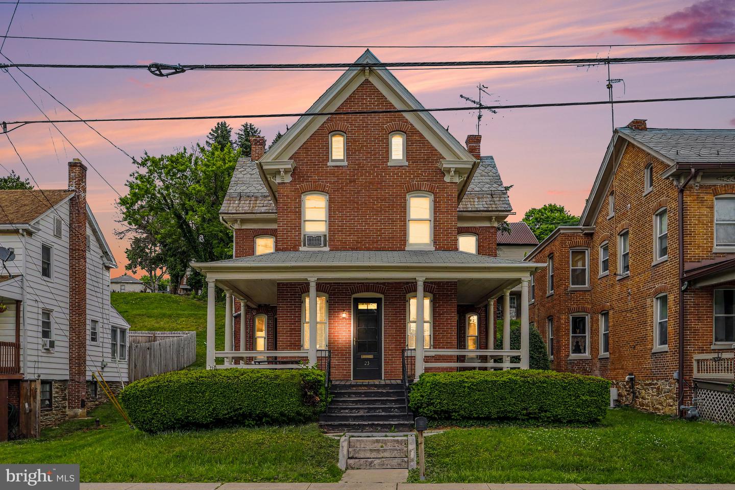 23 W George Street