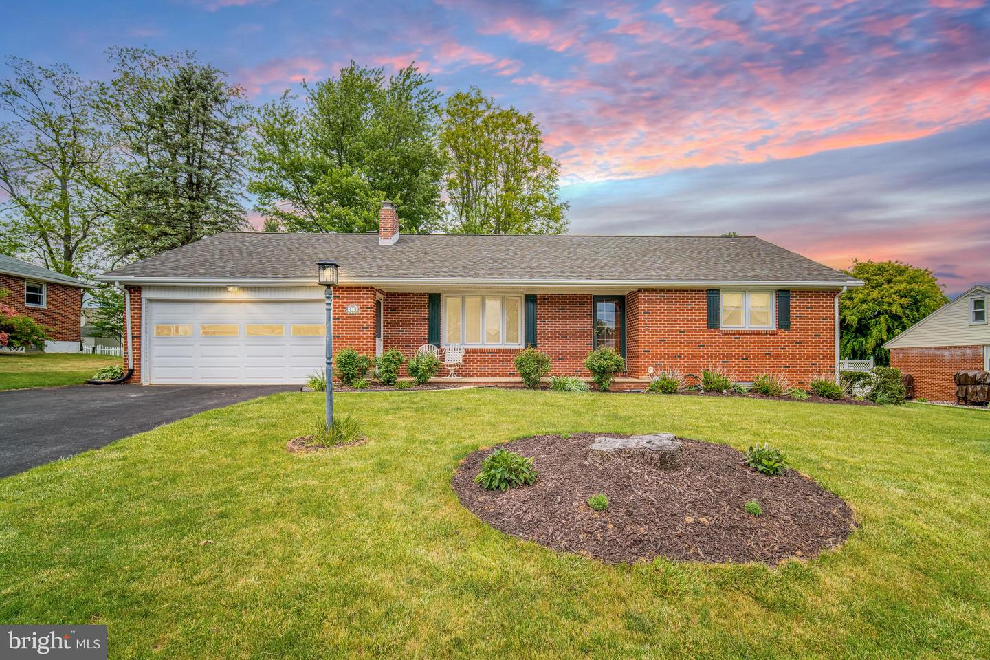 119 E Clearview Drive, Shrewsbury