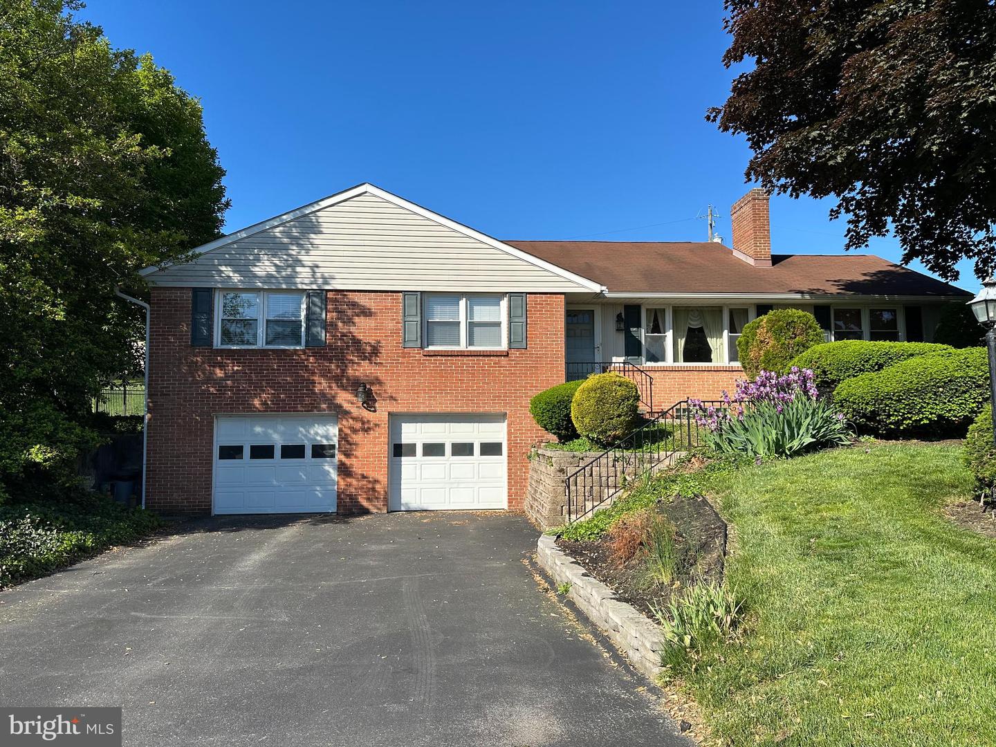 1748 Crescent Road, York