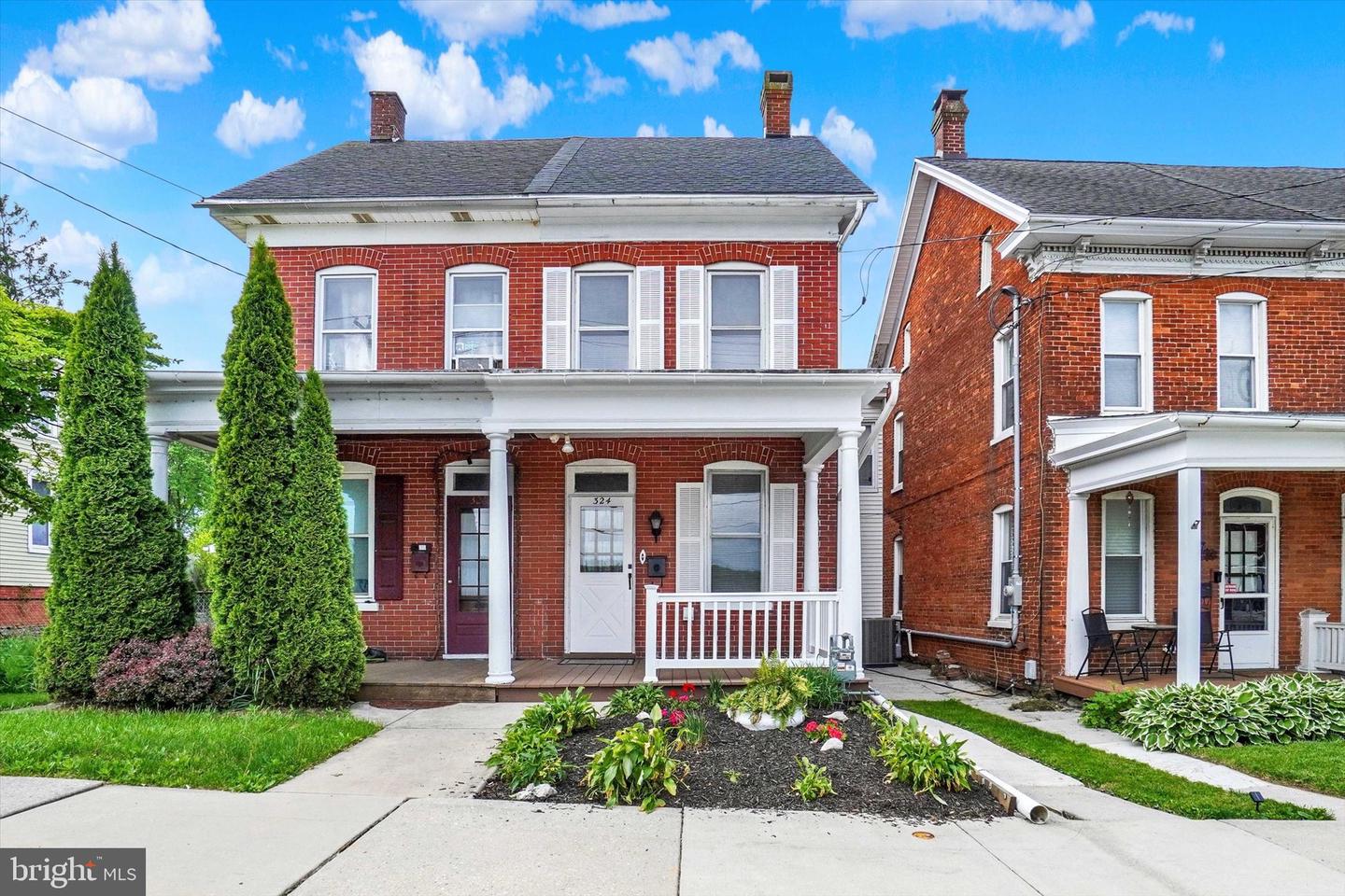 324 E Main St