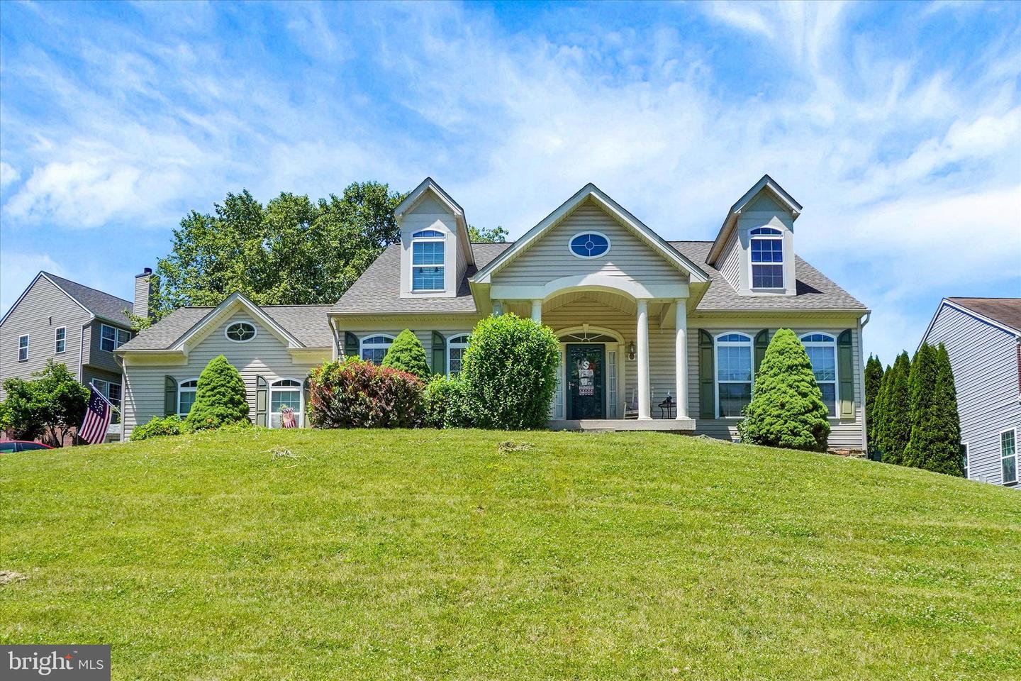1050 Cranberry Lane W