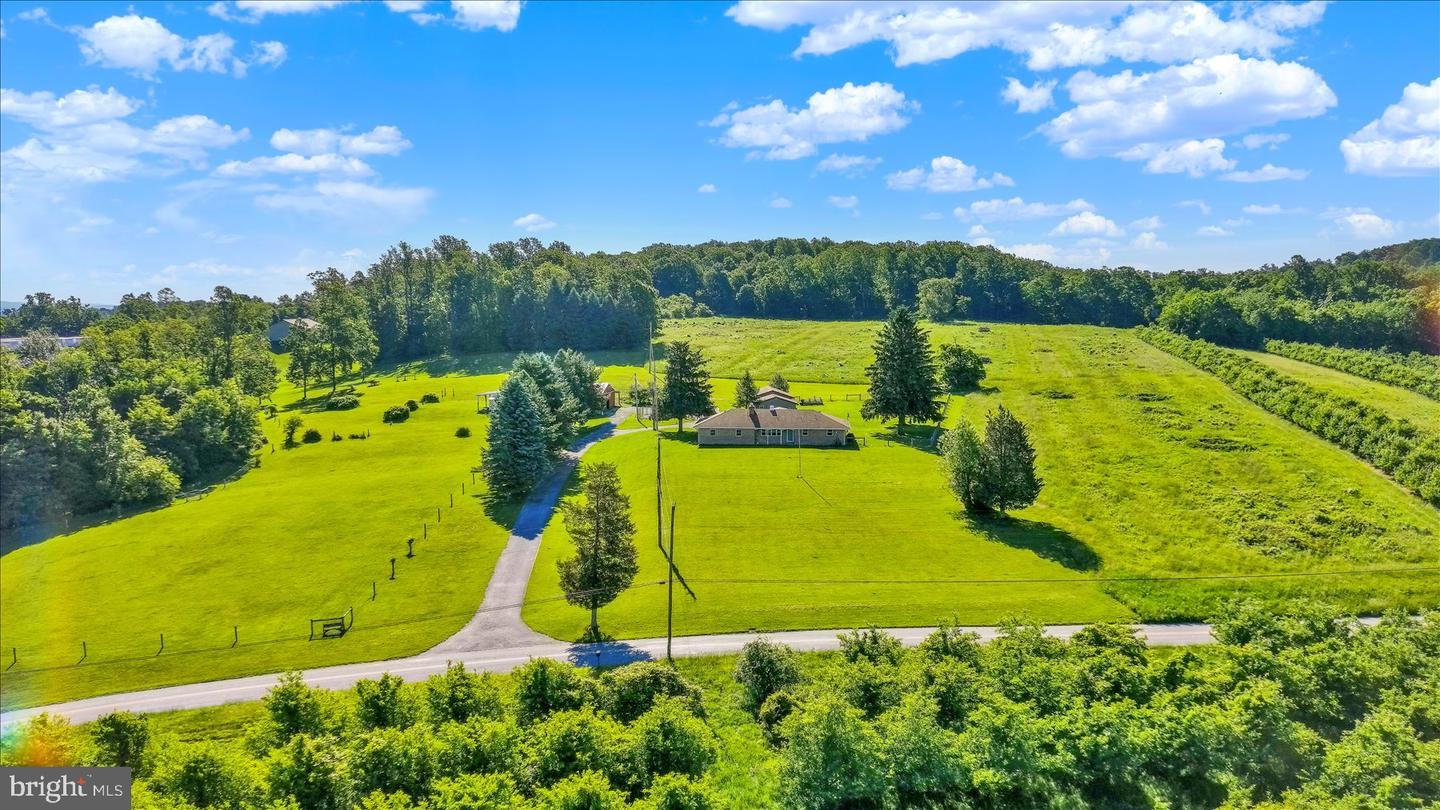 307 Mountain Road, Lewisberry