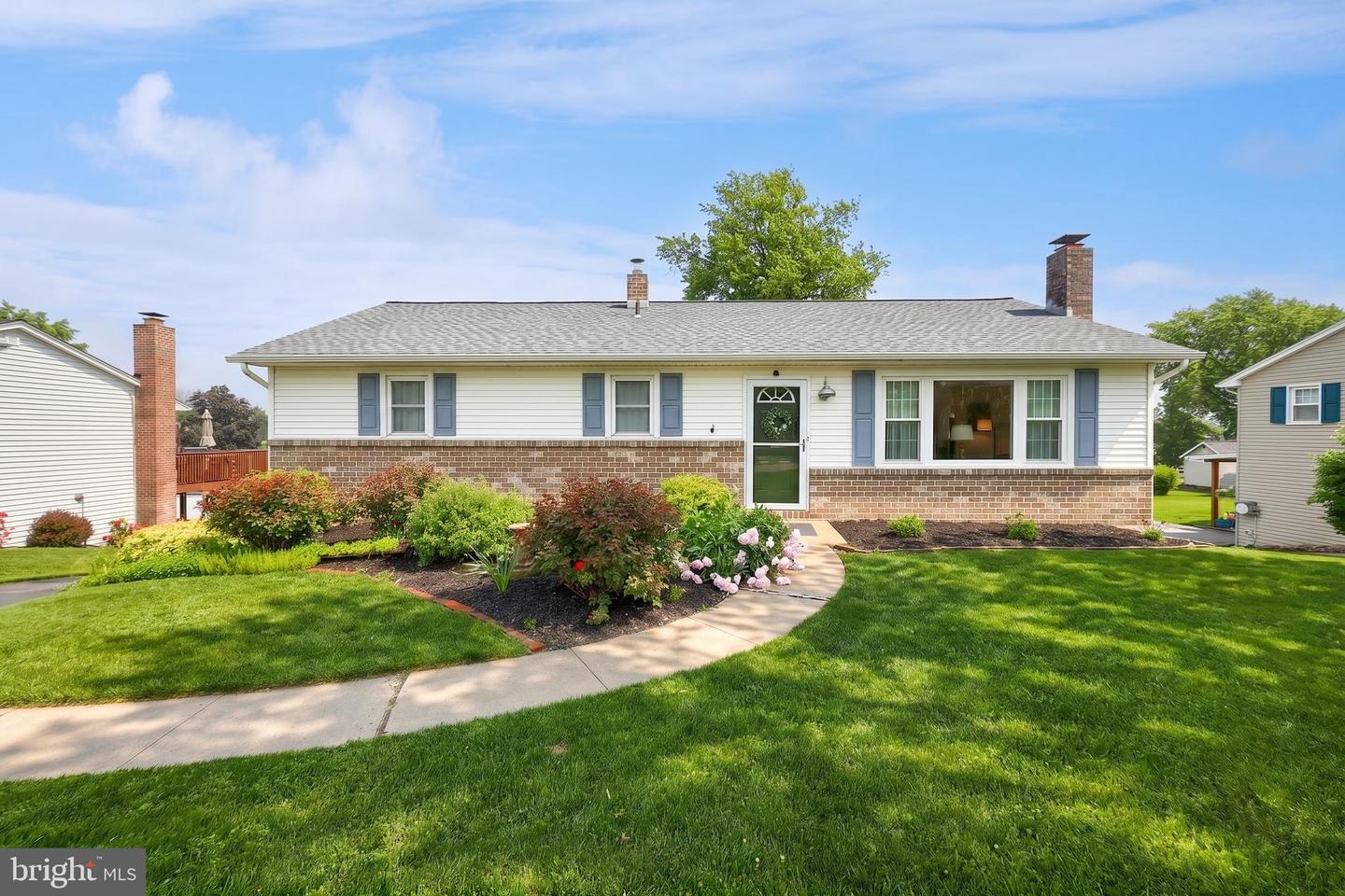 221 Perry Avenue, York