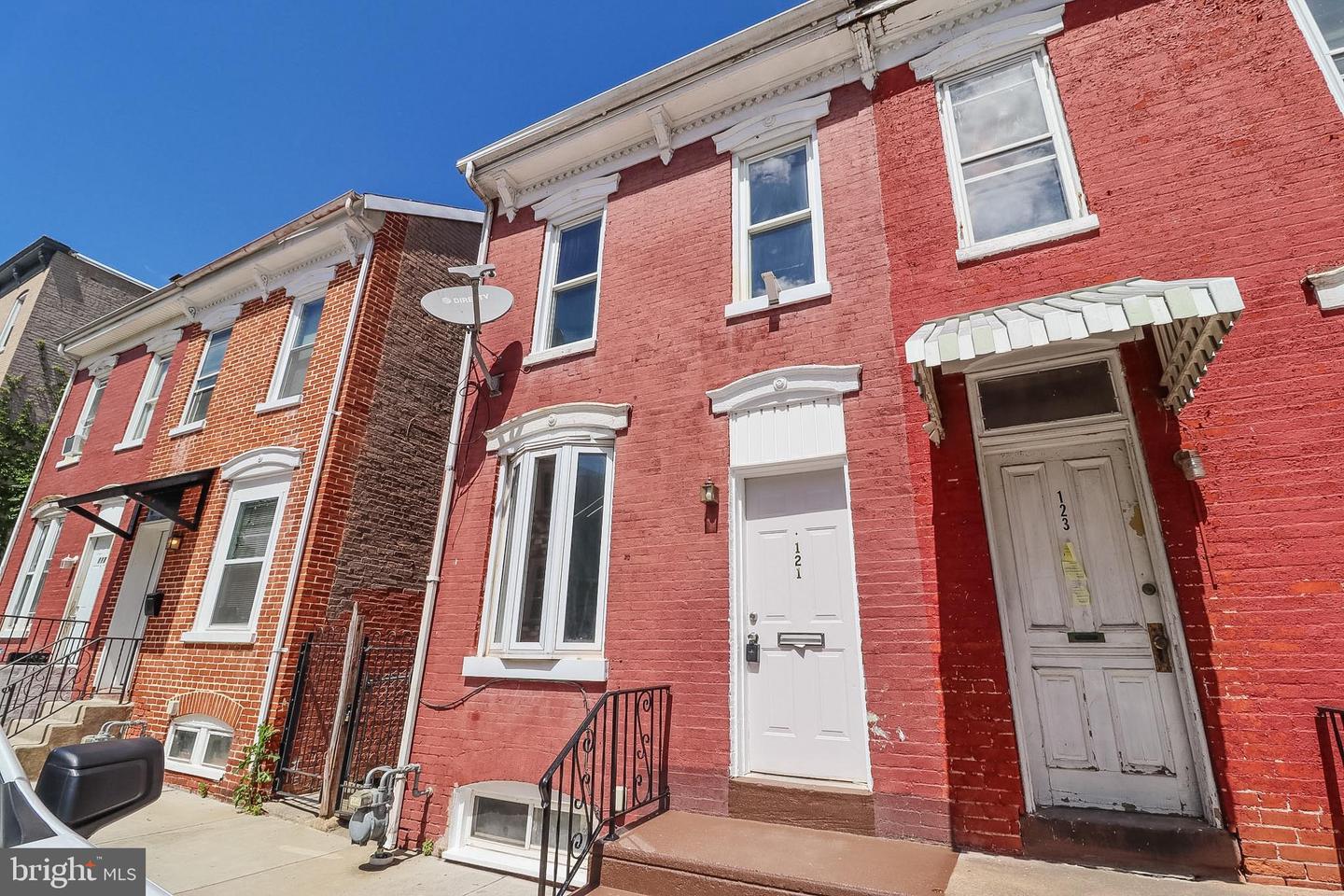 121 S West Street