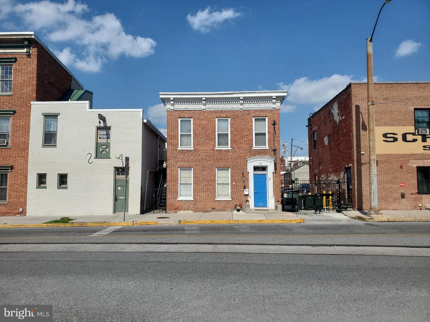 15 S Pershing Avenue
