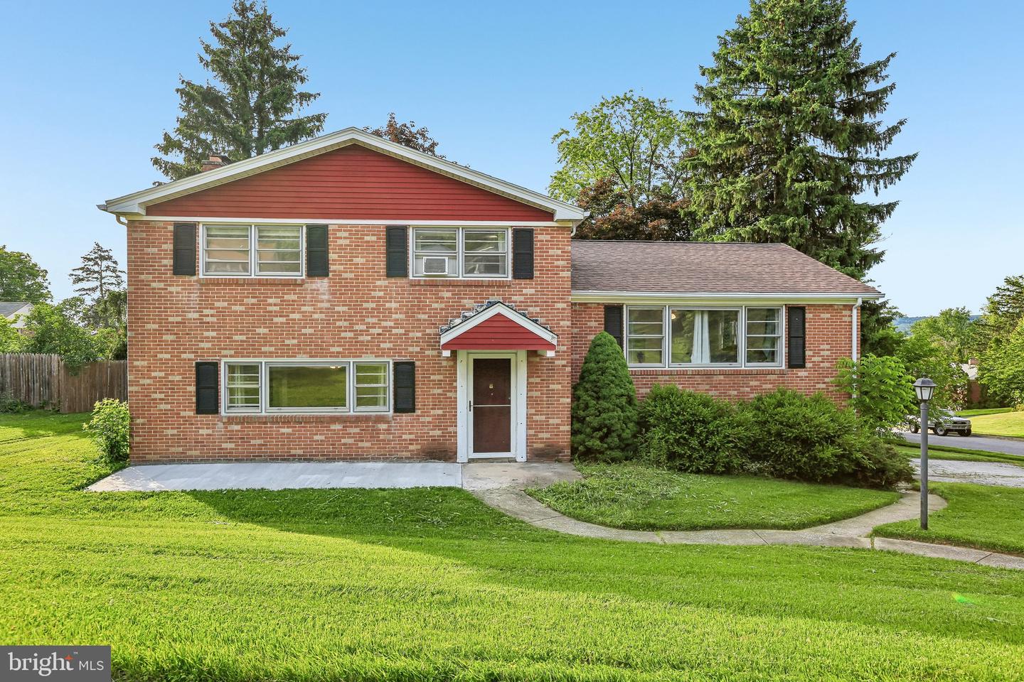 2595 Eastwood Drive