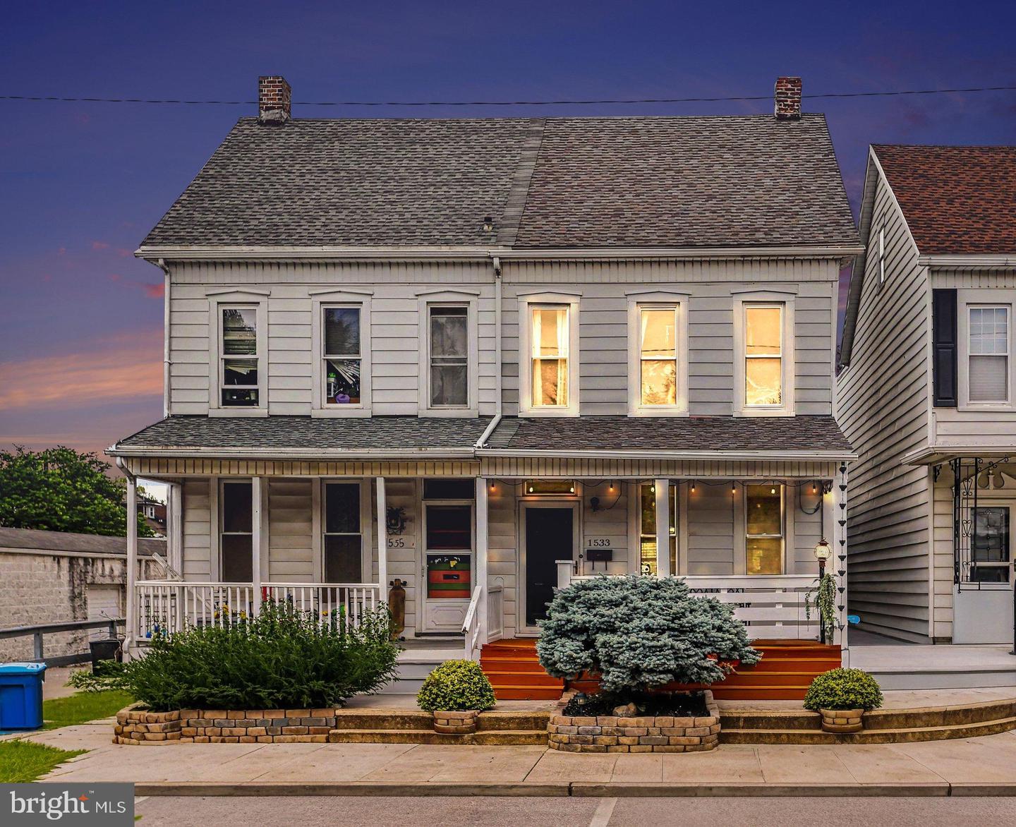 1533 Monroe Street