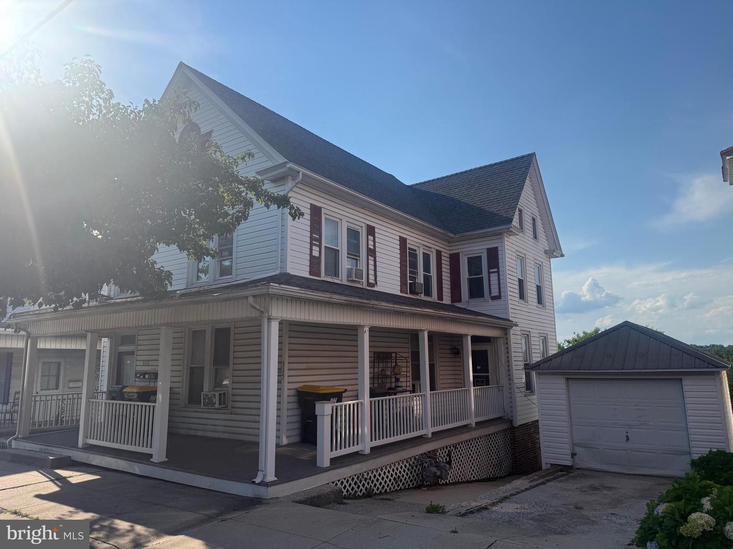 515 W Broadway