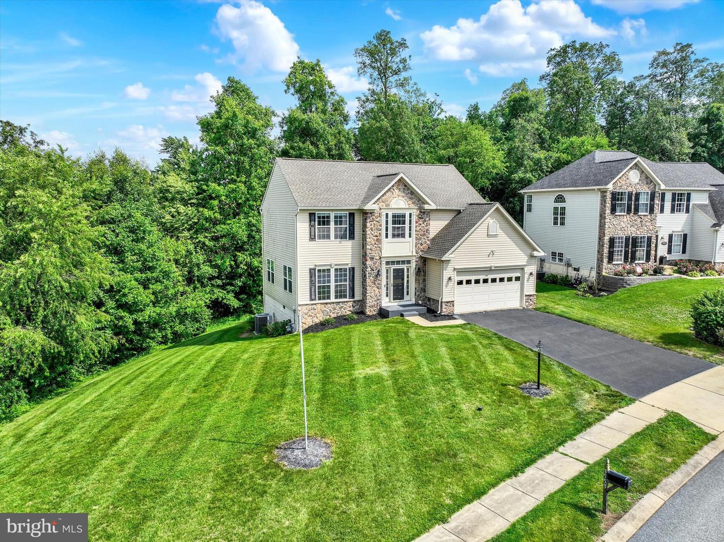 3553 Hardwood Terrace