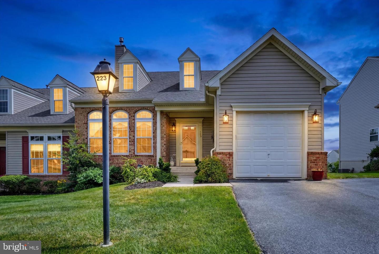 223 Fairmount Court #35, Shrewsbury