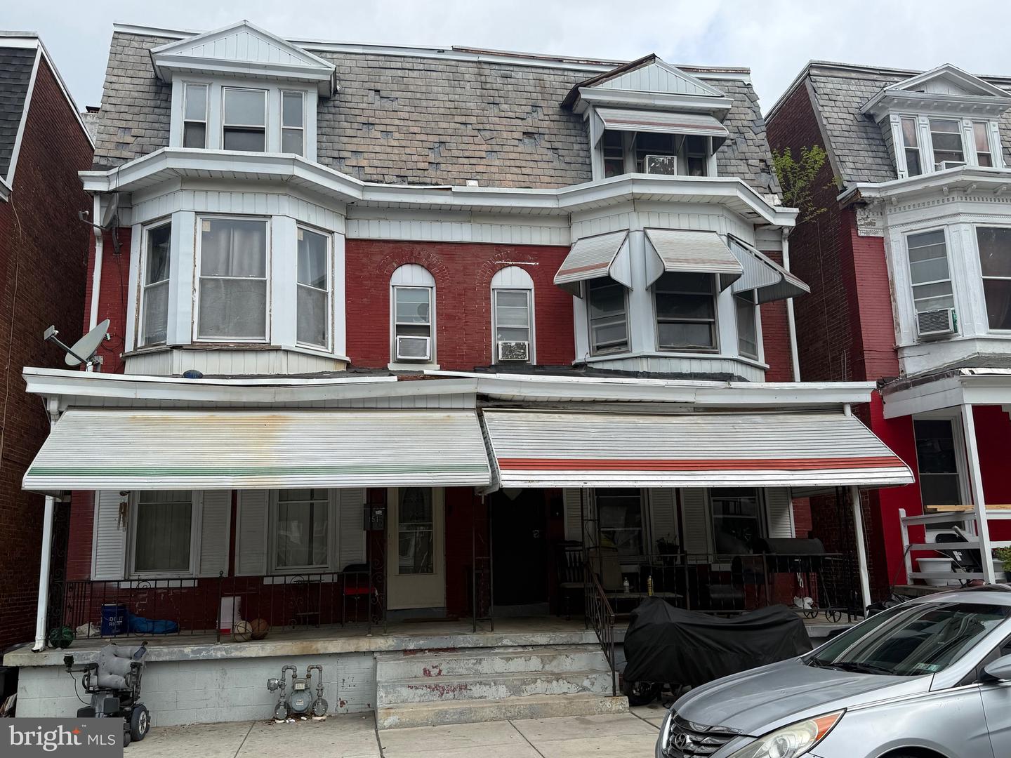 151 W Maple Street