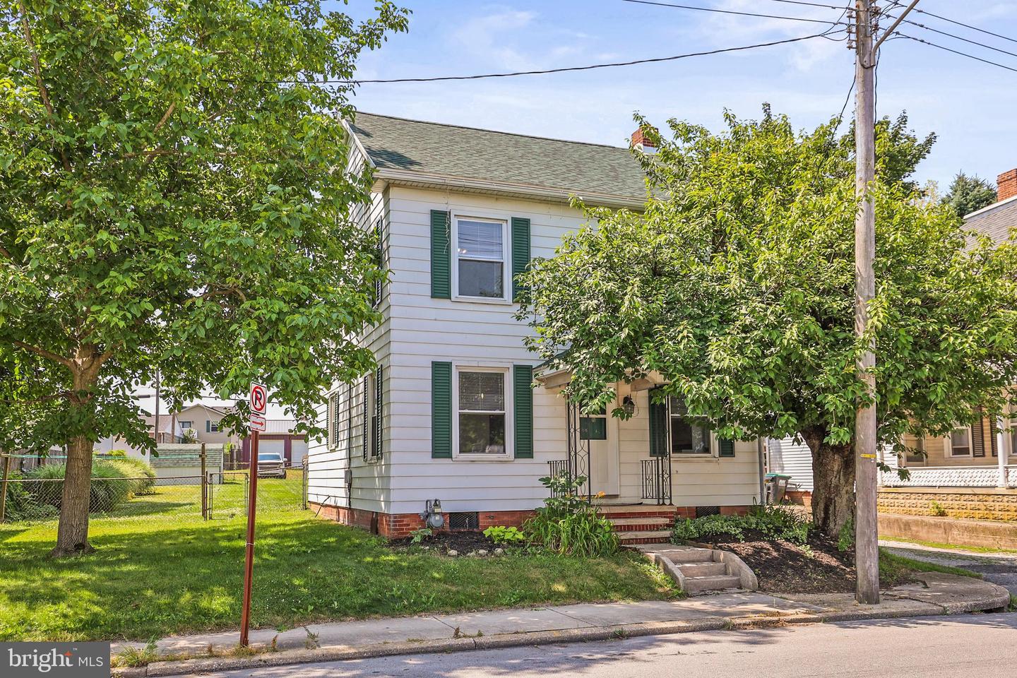 711 York Street