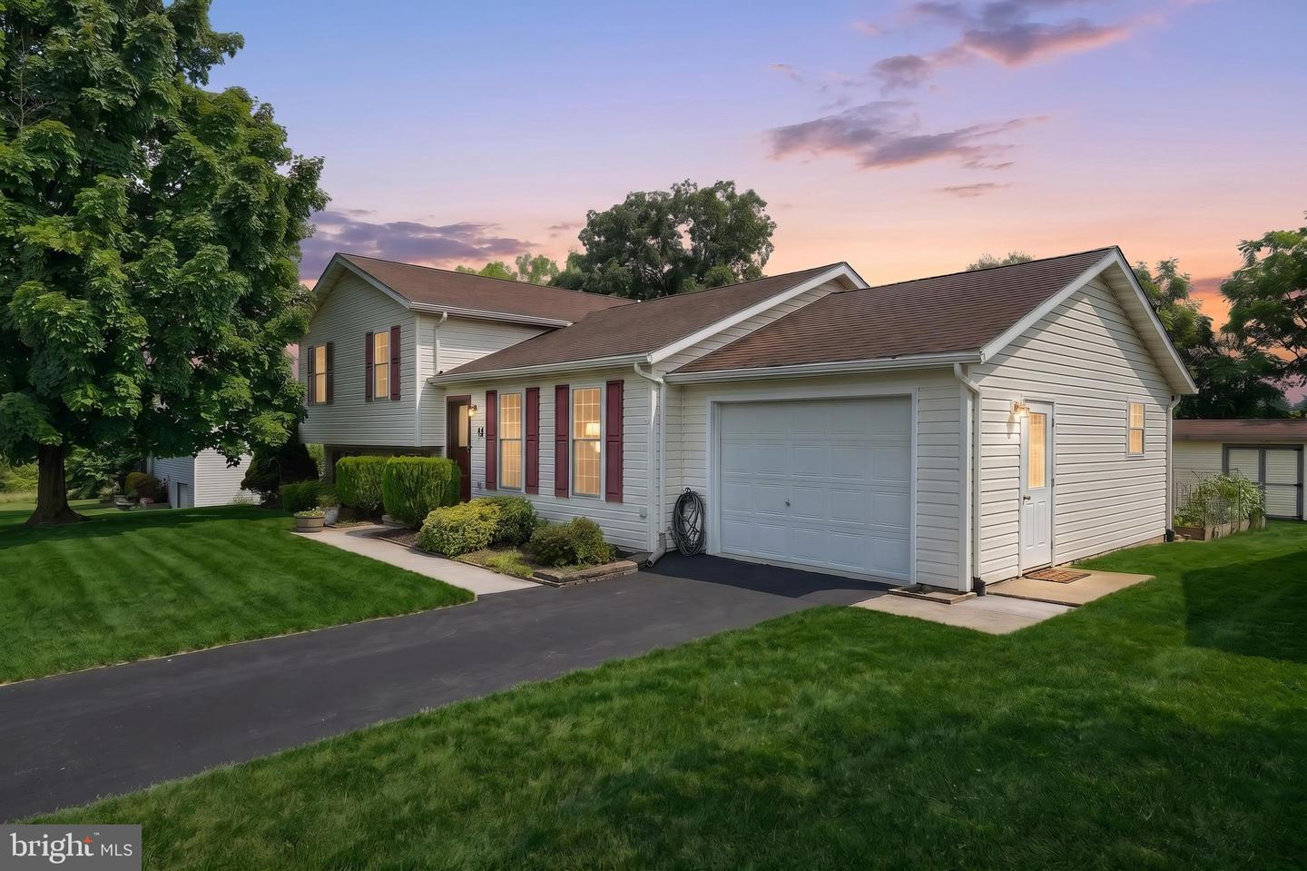 10 Scenic Drive