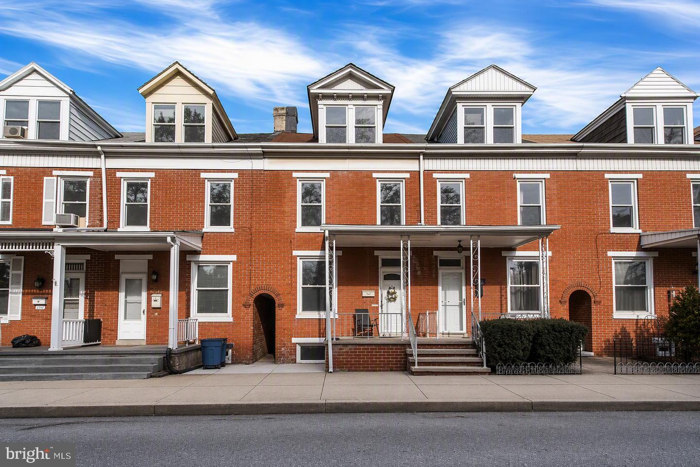 1039 W Poplar Street